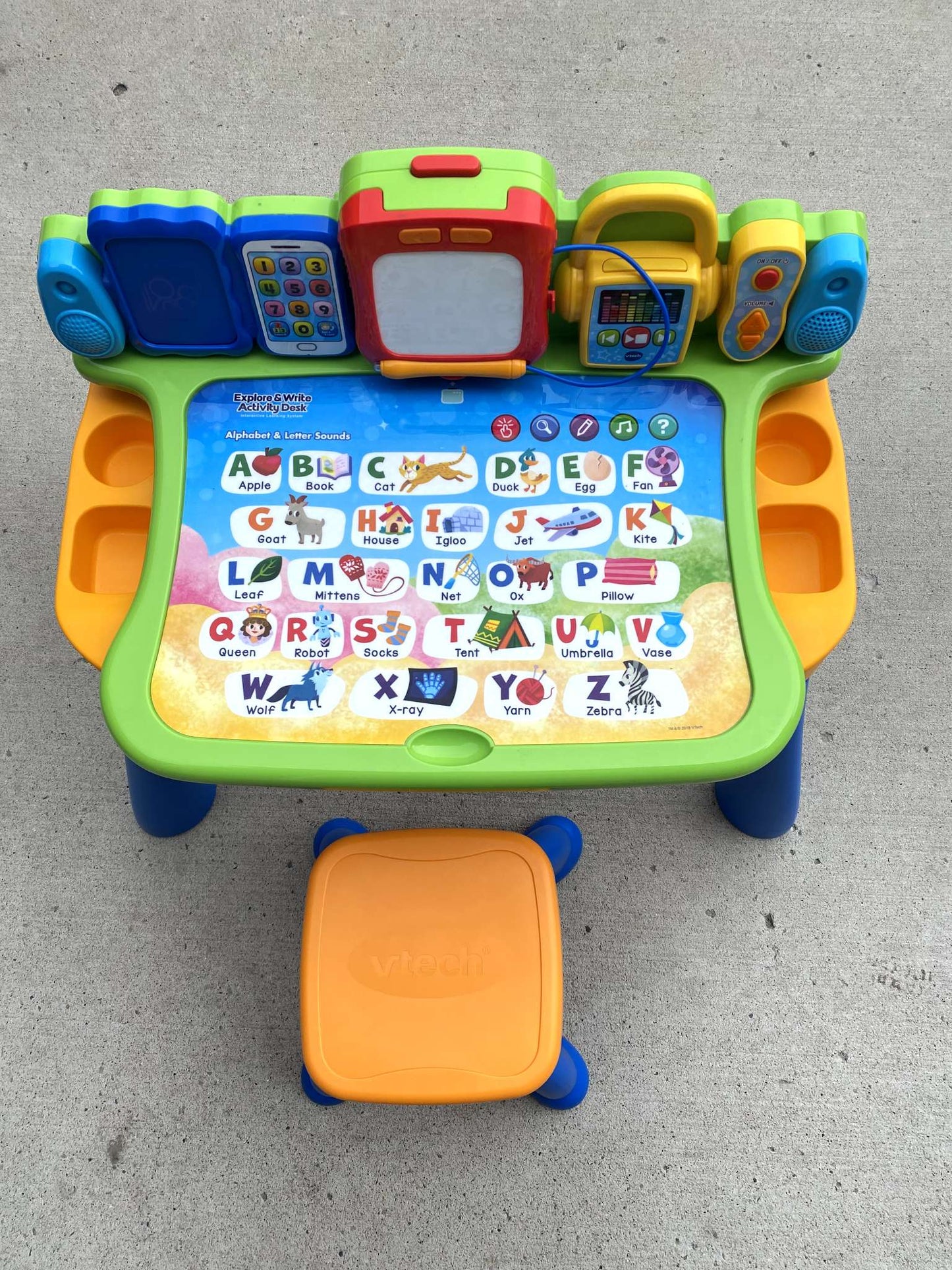 VTech Explore & Write Activity Desk - English Version