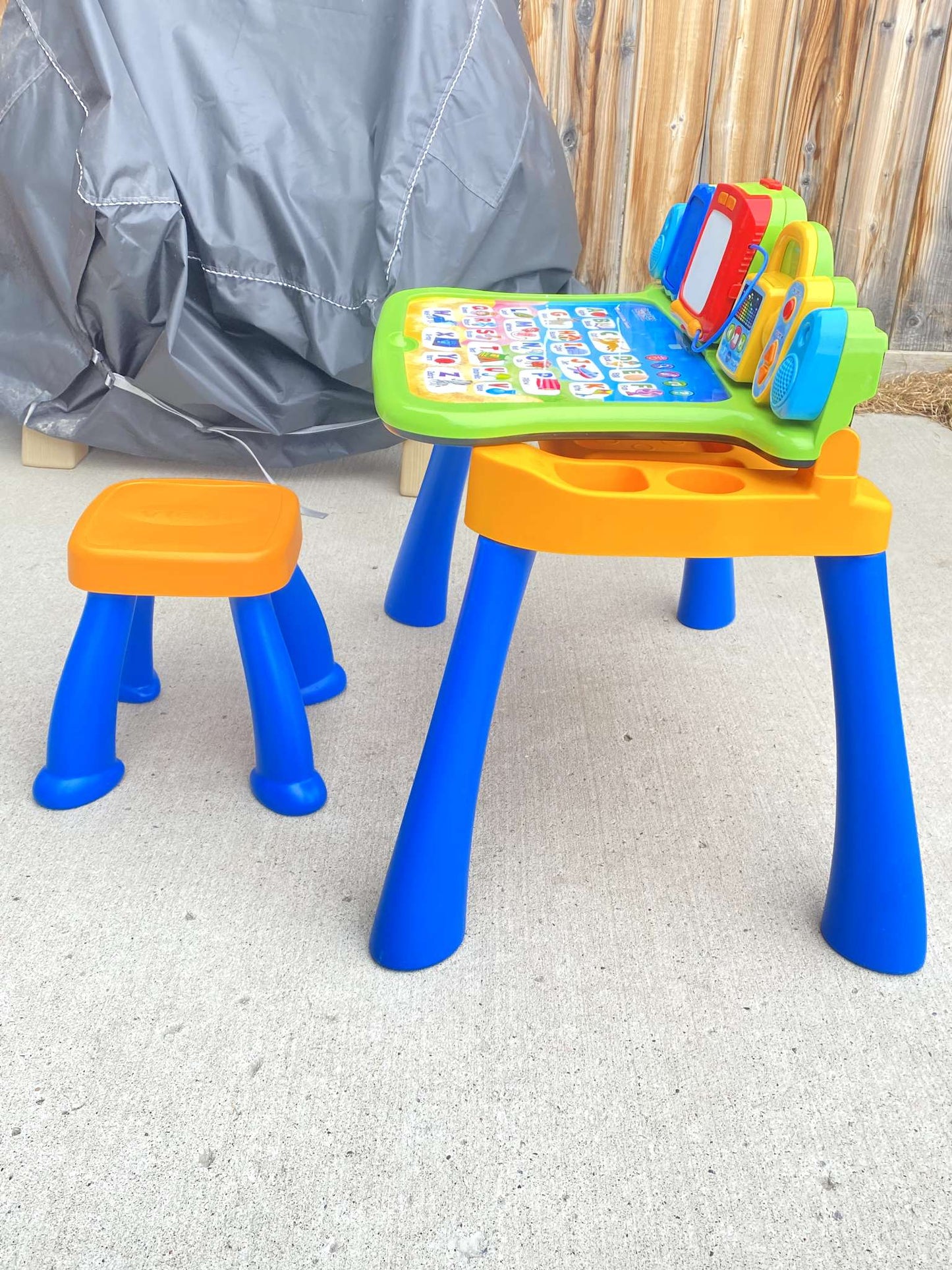 VTech Explore & Write Activity Desk - English Version