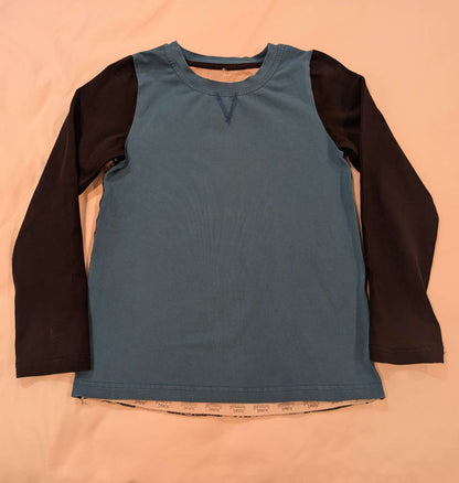 2 Peekaboo Beans Shirts, Size 5/6, Kids 5/5T (extra small)