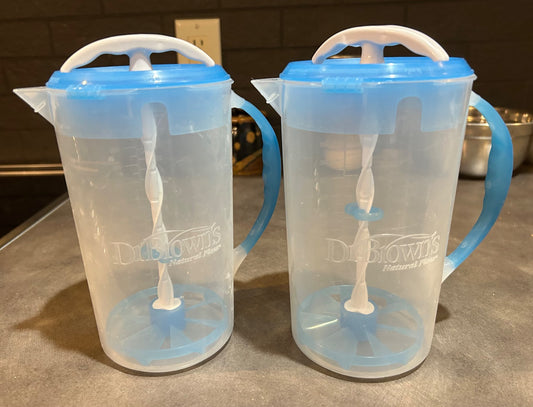 2x Dr Browns formula mixing pitchers