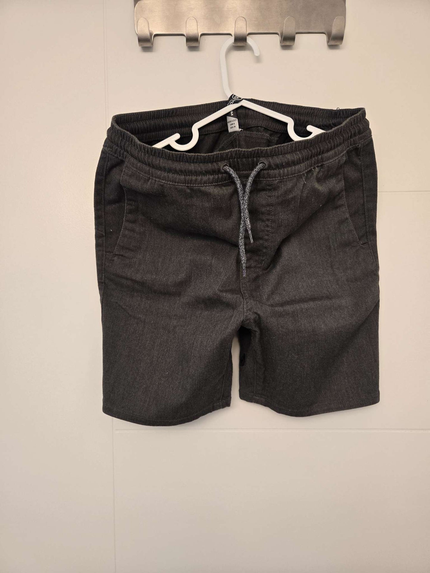 Volcom chino shorts (charcoal), Kids 12