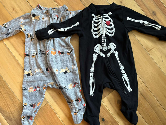 2 pack Old Navy 0-3 Month HALLOWEEN Sleepers (MSRP $19.99 each), Kids 3 Month (0-3M)