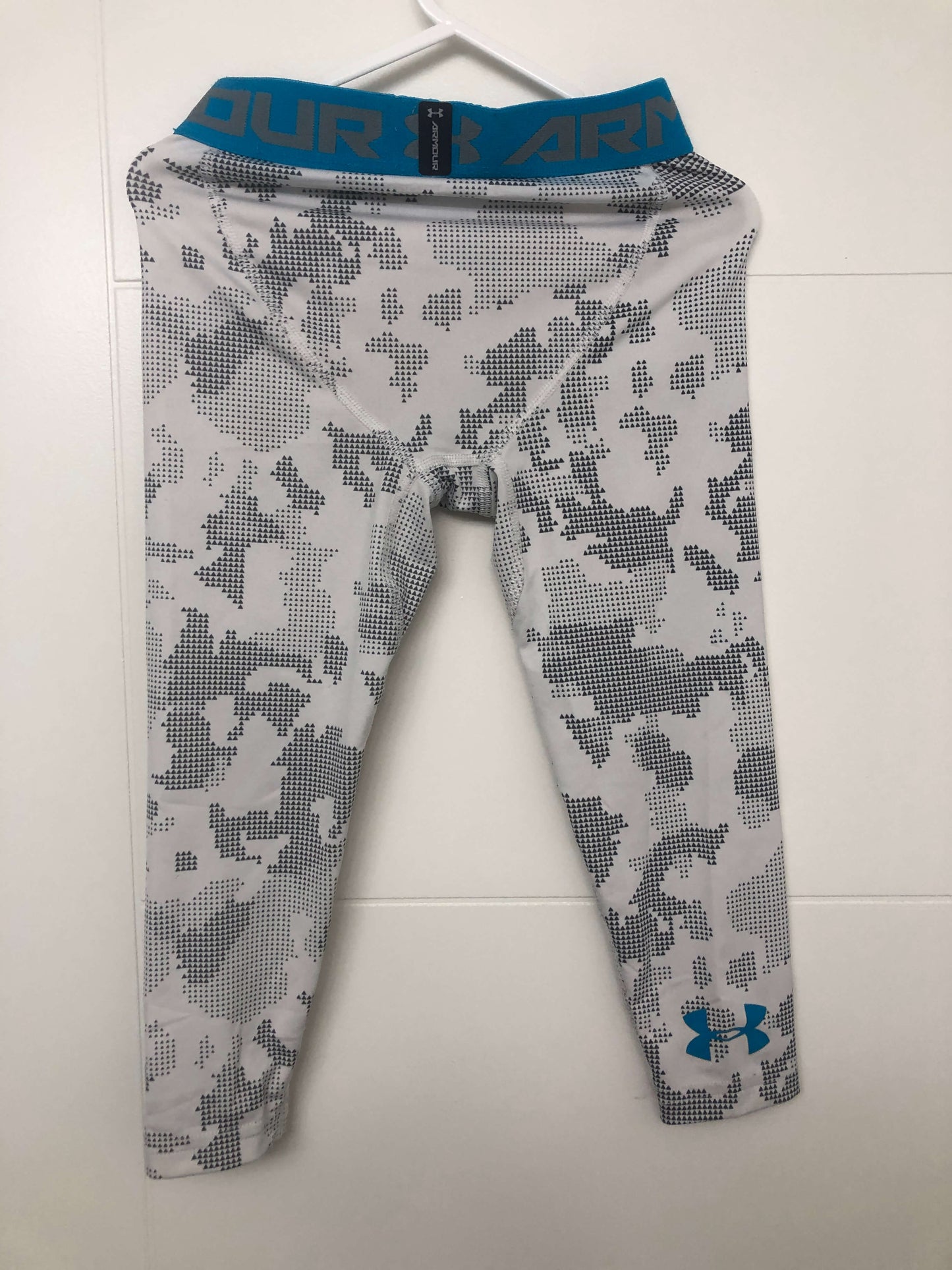 Under Armour base layers , Kids 6/6X (extra small)
