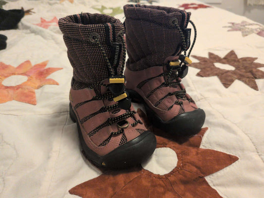 Keen Winter Boots Size 8, Shoes 8 (Toddler:2-4yr)