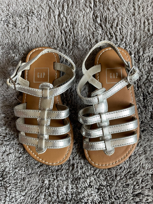 Gap size 7 girls silver sandals , Shoes 7 (Walkers:12-24 mth)