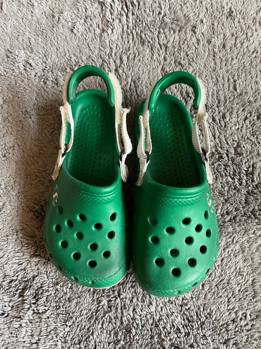 Saskatchewan Roughriders size 8-9 croc style sandals , Shoes 8 (Toddler:2-4yr)
