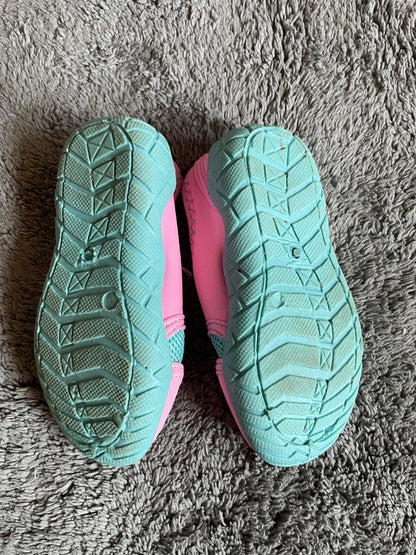 Athletic Works size 5/6 pink/blue water shoes , Shoes 5 (Walkers:12-24 mth)