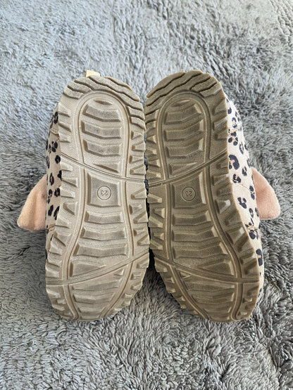 H&M size 6.5 toddler girl pink animal print shoes with bows , Shoes 6.5 (Walkers:12-24 mth)