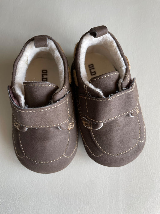 Old navy size 2 (3-6M) brown Velcro boys shoes , Shoes 2 (Baby: 0-12 mth)