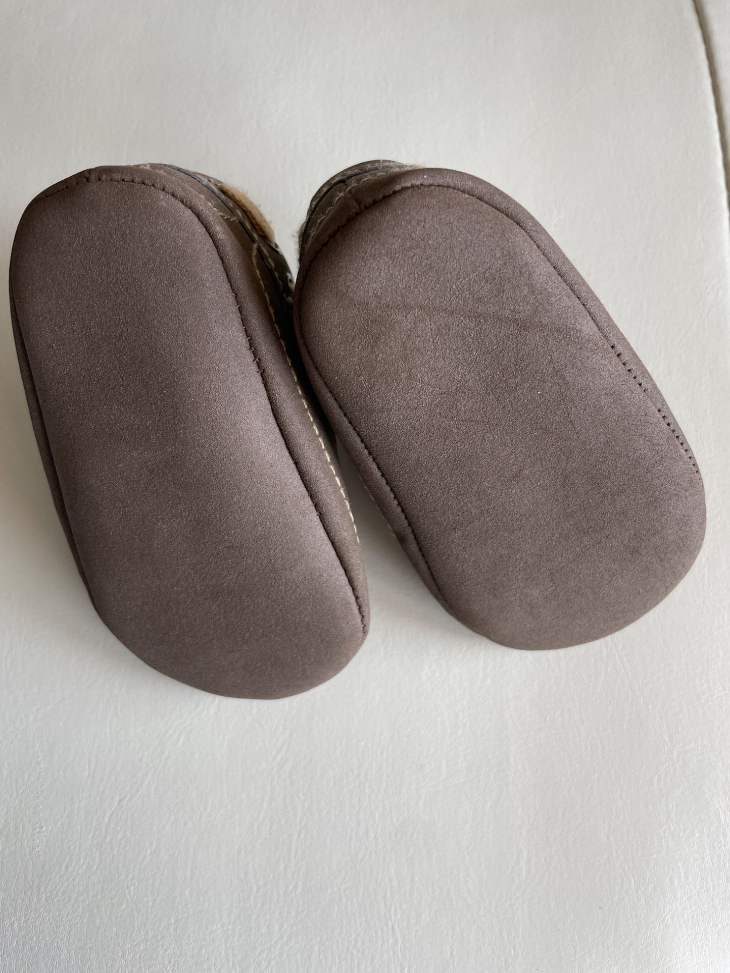 Old navy size 2 (3-6M) brown Velcro boys shoes , Shoes 2 (Baby: 0-12 mth)