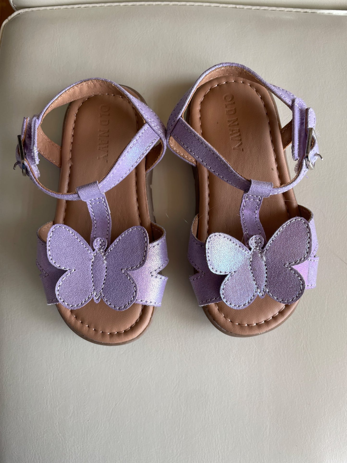 Old navy size 7 toddler girl purple butterfly sandals , Shoes 7 (Walkers:12-24 mth)