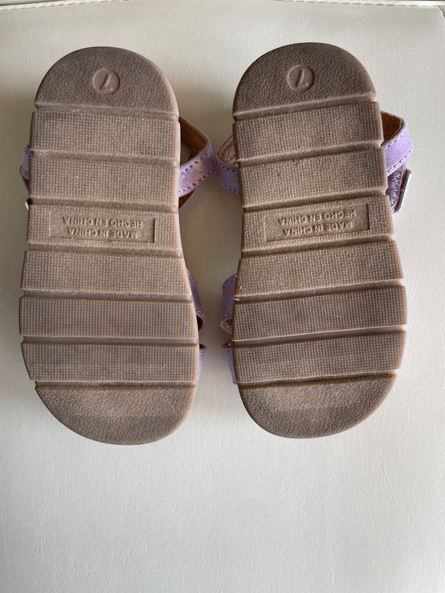 Old navy size 7 toddler girl purple butterfly sandals , Shoes 7 (Walkers:12-24 mth)
