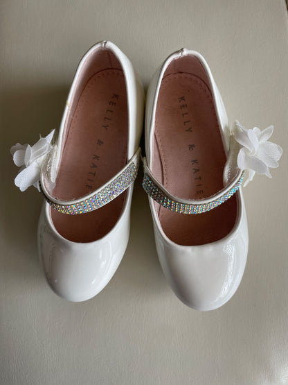 White flower girl shoes size 7 , Shoes 7 (Walkers:12-24 mth)