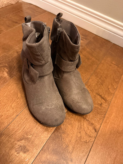 Brownish Grey Faux Suede Toddler Ankle Boots Size 10, Shoes 10 (Toddler:2-4yr)