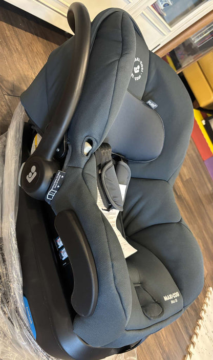 Maxi Cosi - Mico 30 Infant Car Seat with Base