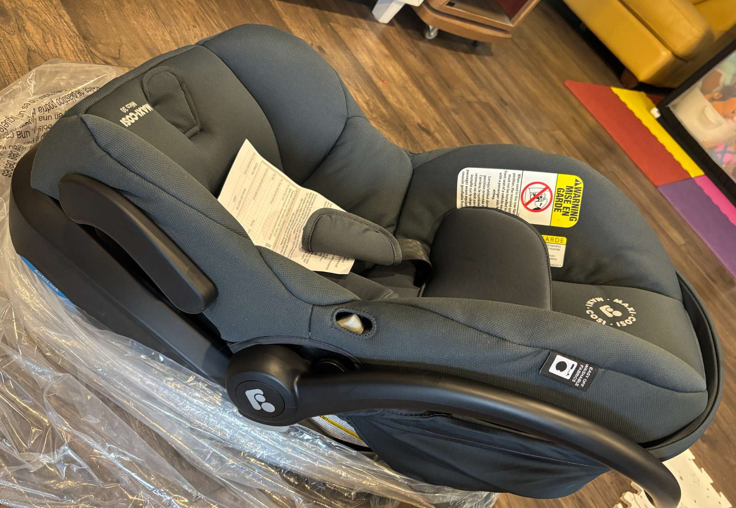 Maxi Cosi - Mico 30 Infant Car Seat with Base