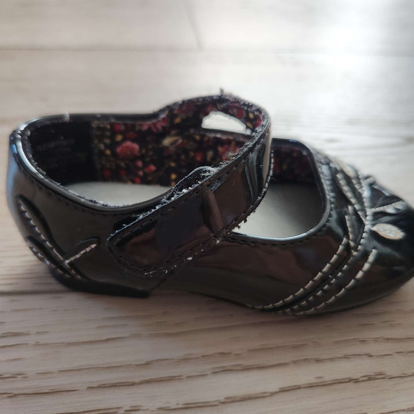 Size 4 toddler girl black dress shoes, Shoes 4 (Baby: 0-12 mth)