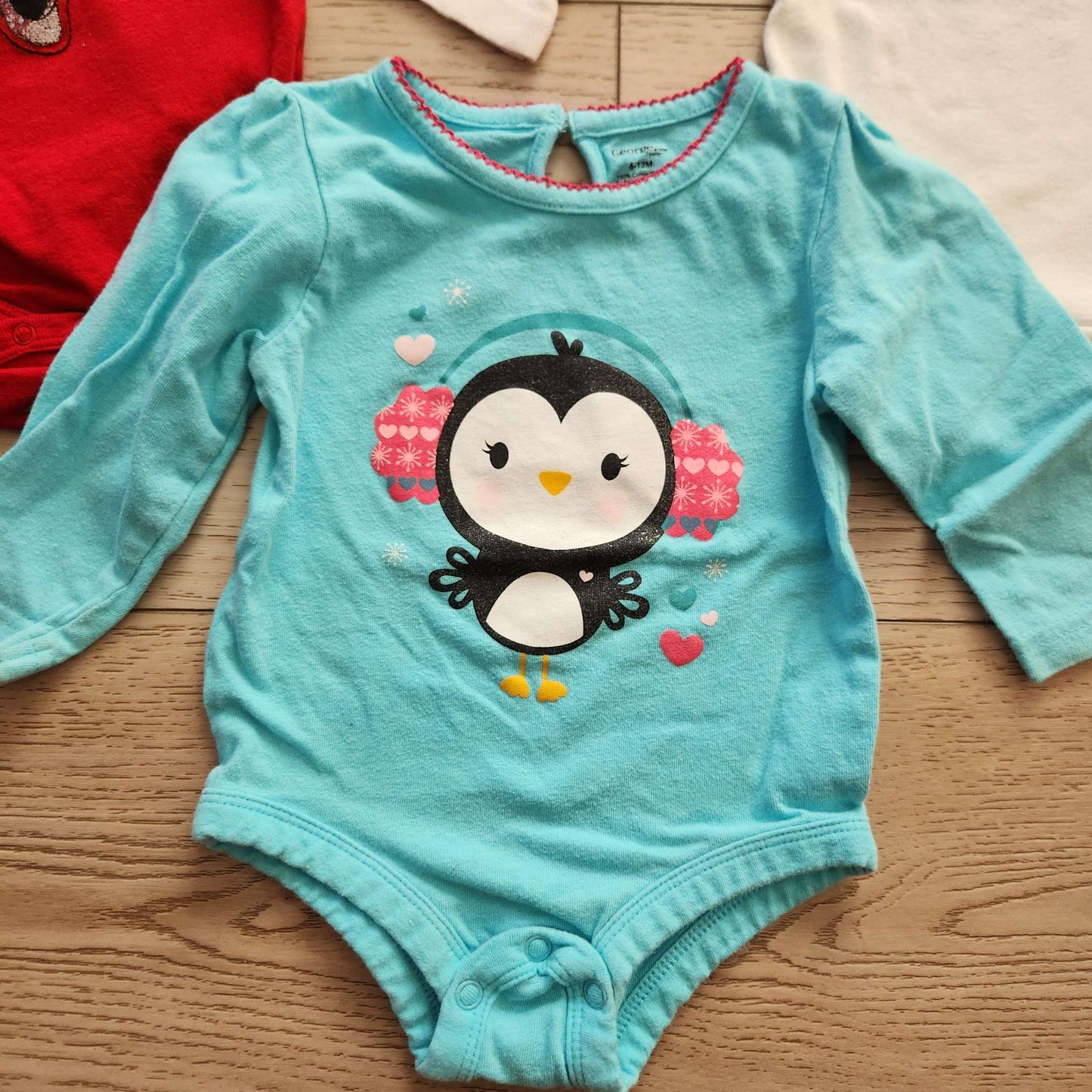6-12/ 12 month Christmas/ Winter  onsies. Minnie Mouse onsie, Kids 12 Month (9-12M)