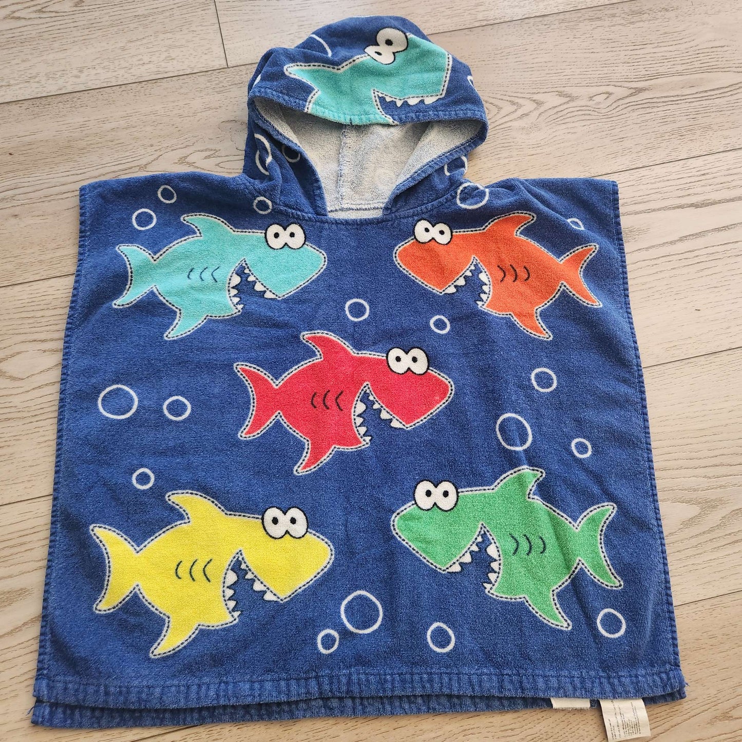 Hooded shark towel