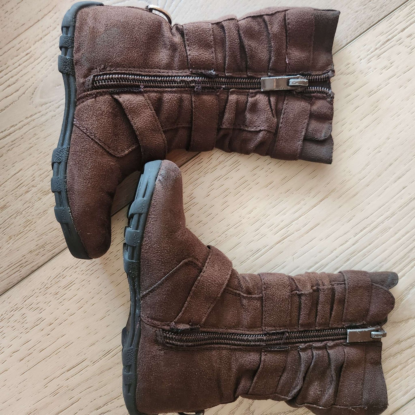 Size 5T brown boots , Shoes 5 (Walkers:12-24 mth)