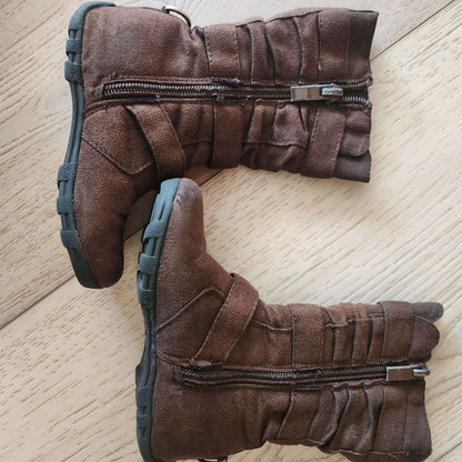 Size 5T brown boots , Shoes 5 (Walkers:12-24 mth)