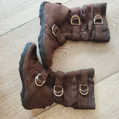 Size 5T brown boots , Shoes 5 (Walkers:12-24 mth)