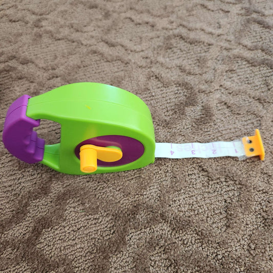 Toy measuring tape