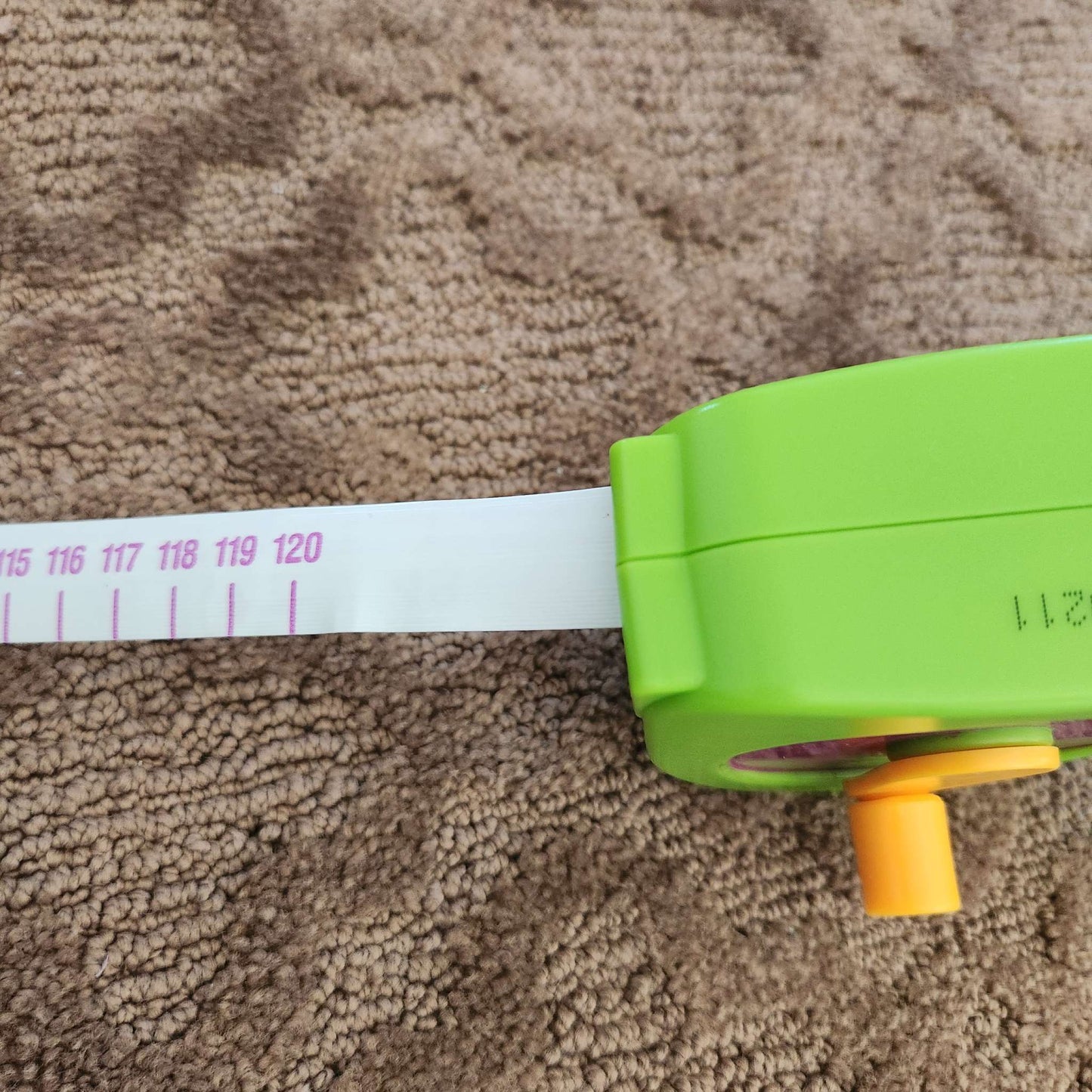 Toy measuring tape