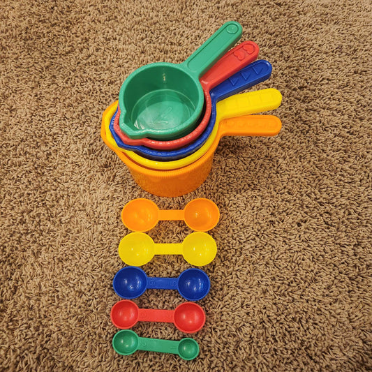 Toy measuring pots & spoons, Discovery Toys