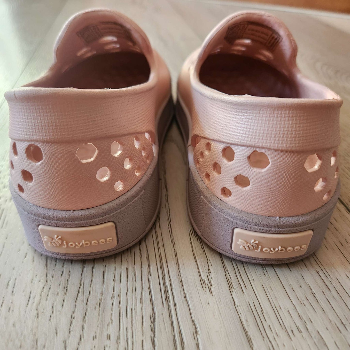 Joybees size 2, closed toed spring/summer shoe , Shoes 2 (Kids:4-8yr)