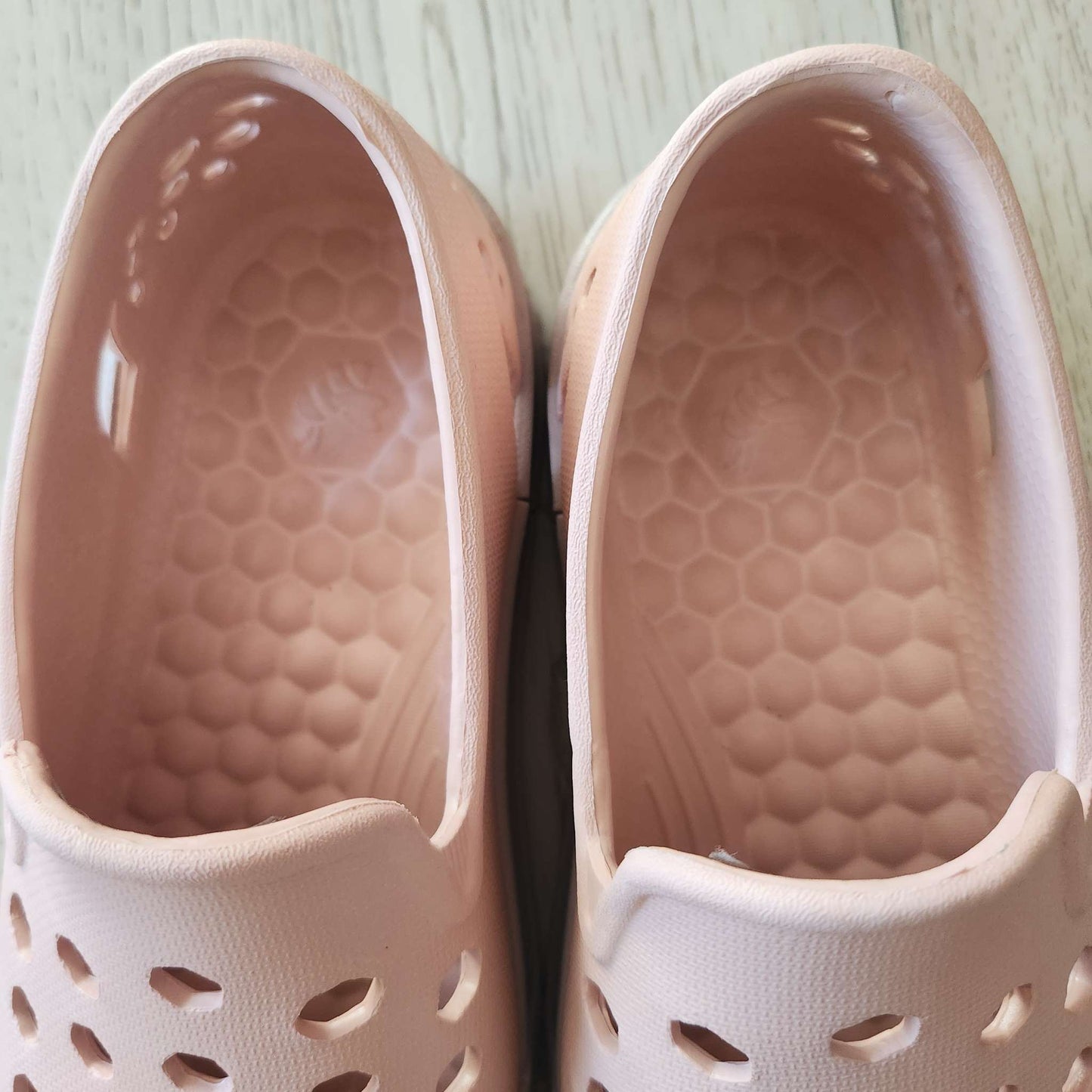 Joybees size 2, closed toed spring/summer shoe , Shoes 2 (Kids:4-8yr)