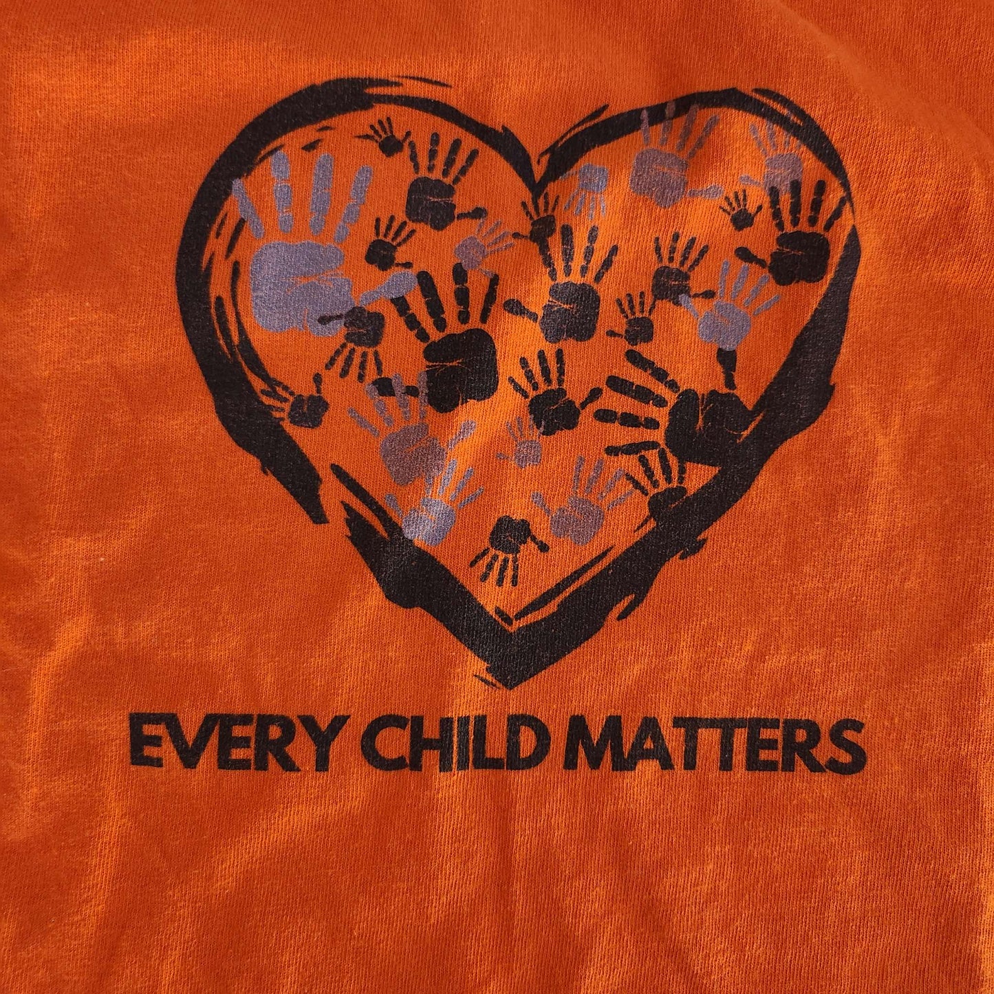Every Child Matters t-shirt, size YS + magazine, Kids 6/6X