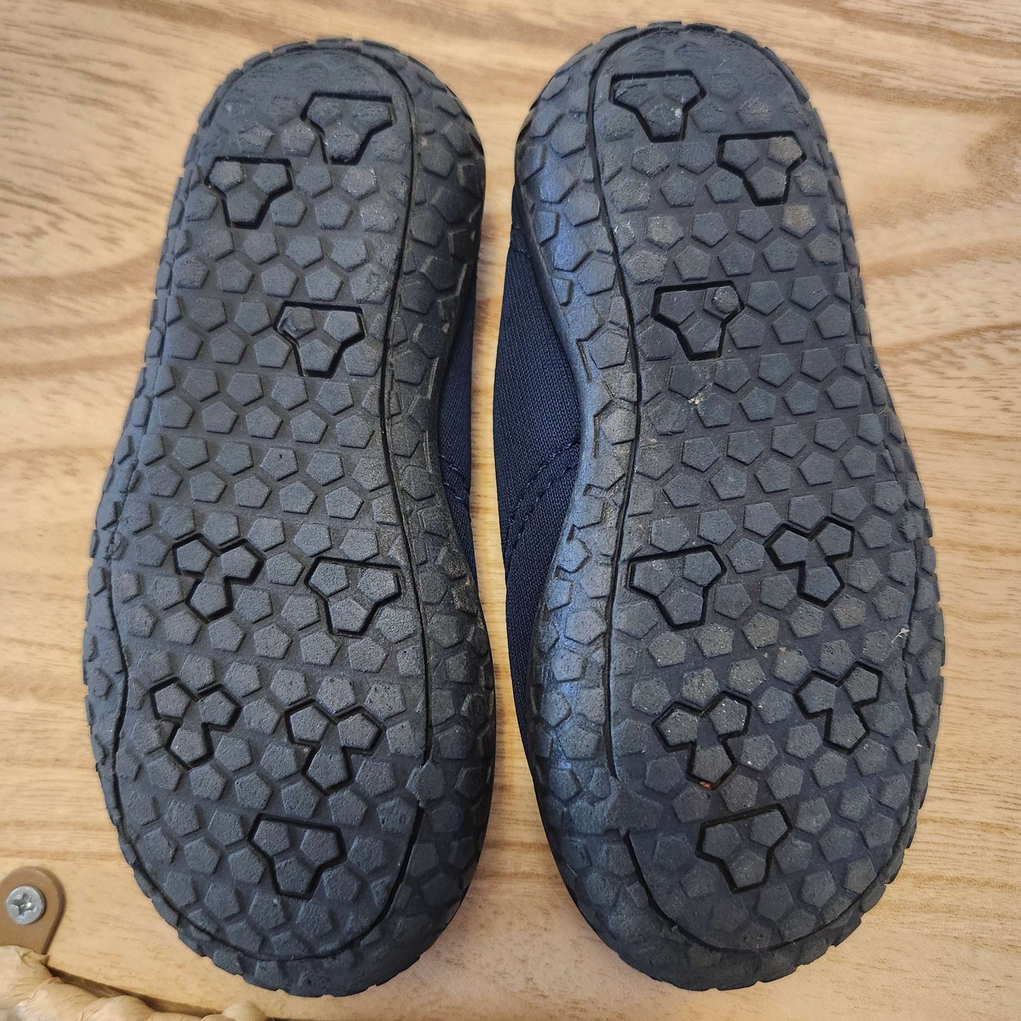 Size 6 toddler water shoes , Shoes 6 (Walkers:12-24 mth)