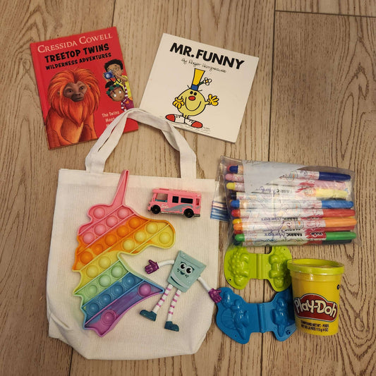 Activity bag with fabric markers