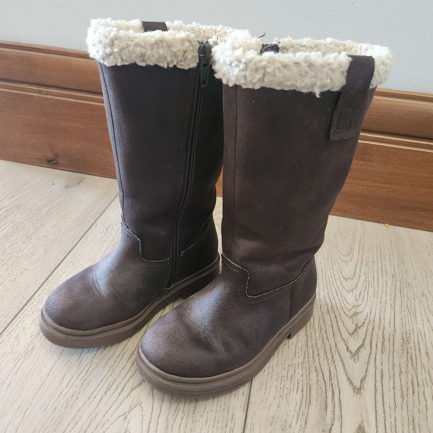 Girls size, 10T boots , Shoes 10 (Toddler:2-4yr)