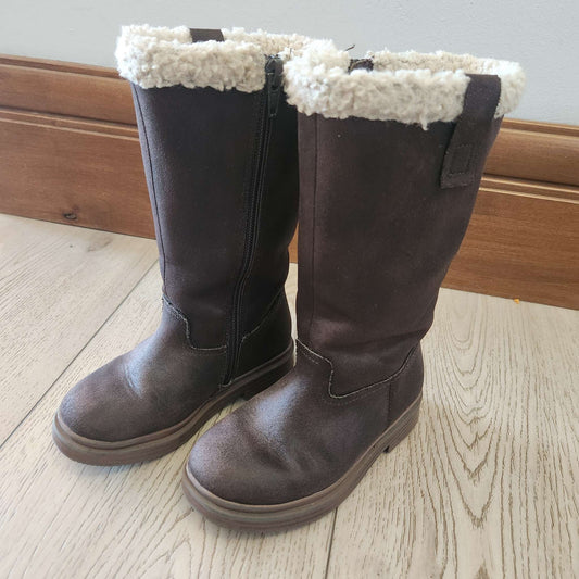 Girls size, 10T boots , Shoes 10 (Toddler:2-4yr)