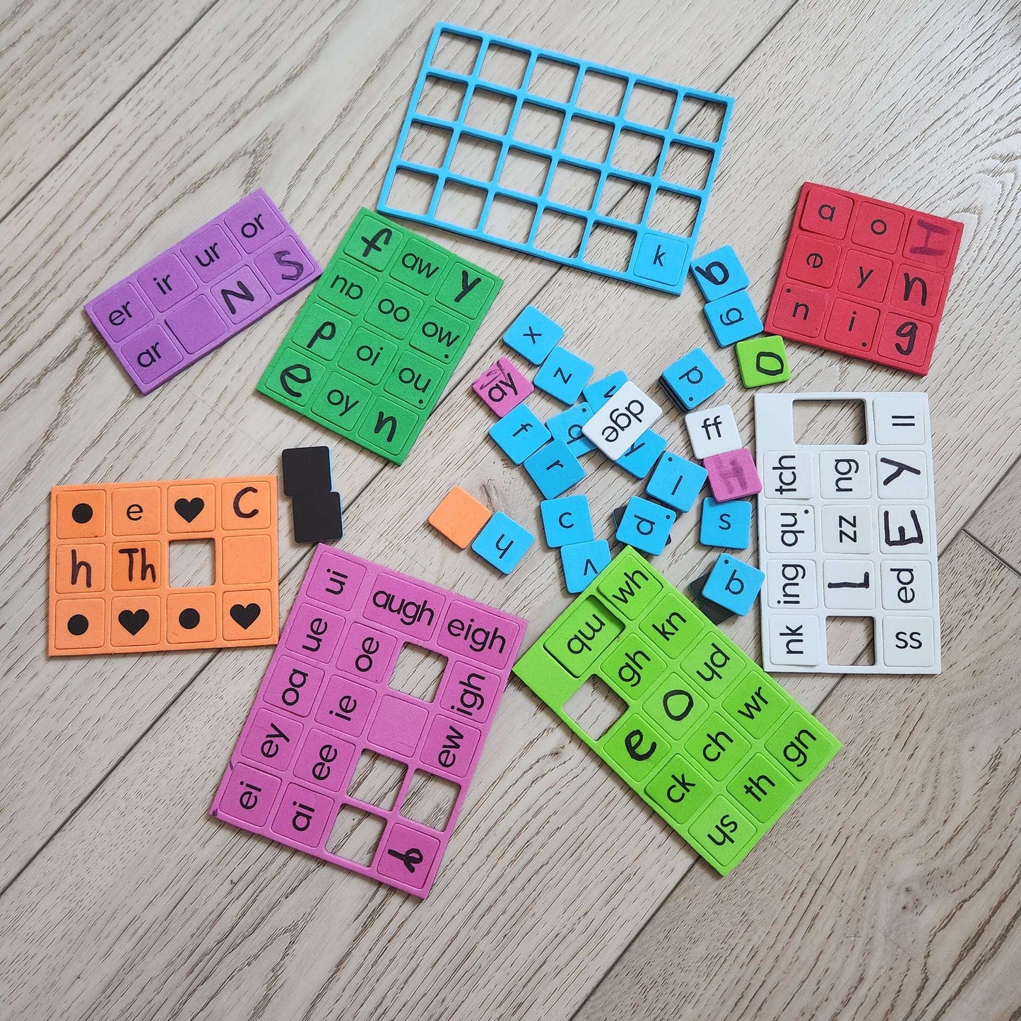 Letter/phonics magnets