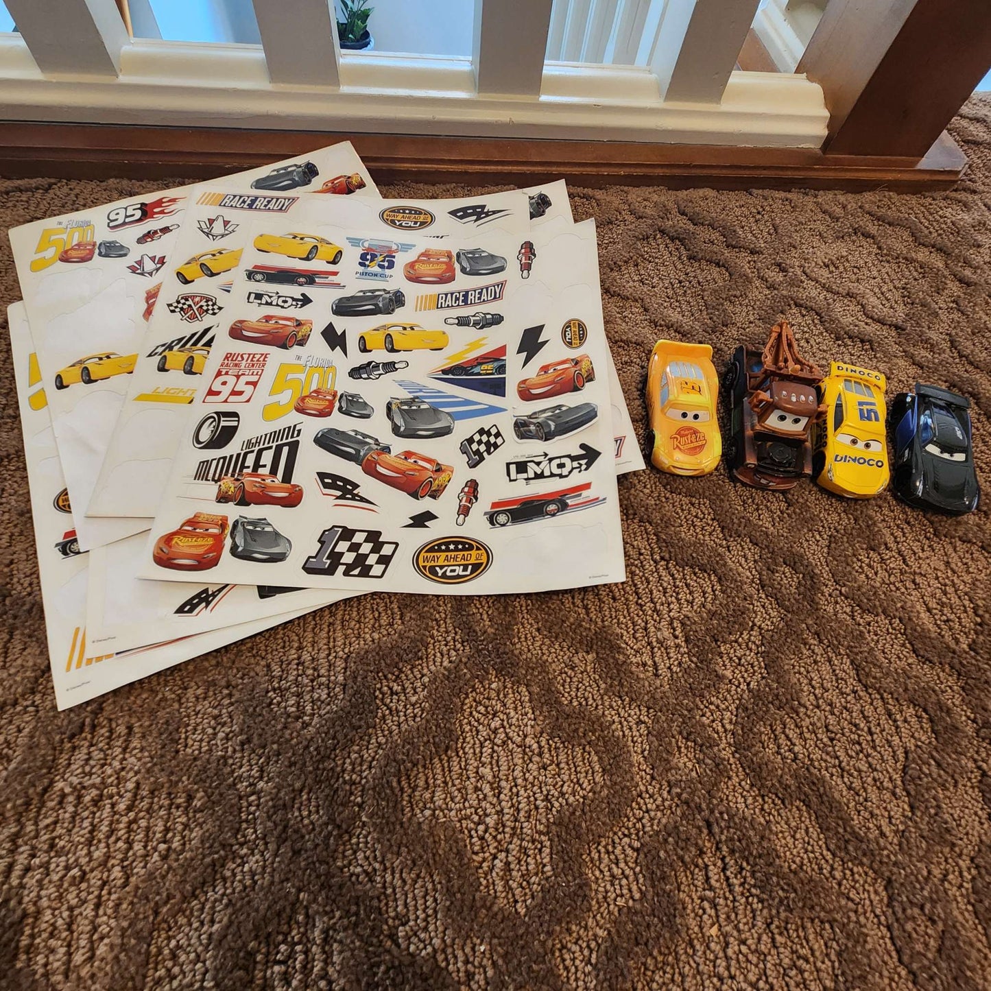 Disney CARS: Stickers + hotwheel style cars