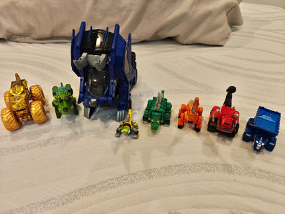 Dino Trucks mini figure toys + Triceratops transformers