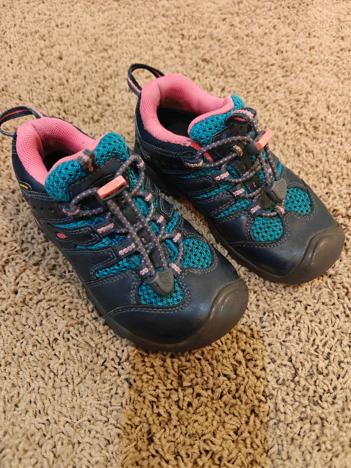 Girls Keen shoes, size 11, Shoes 11 (Toddler:2-4yr)
