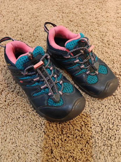 Girls Keen shoes, size 11, Shoes 11 (Toddler:2-4yr)
