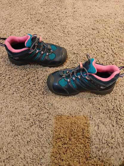 Girls Keen shoes, size 11, Shoes 11 (Toddler:2-4yr)