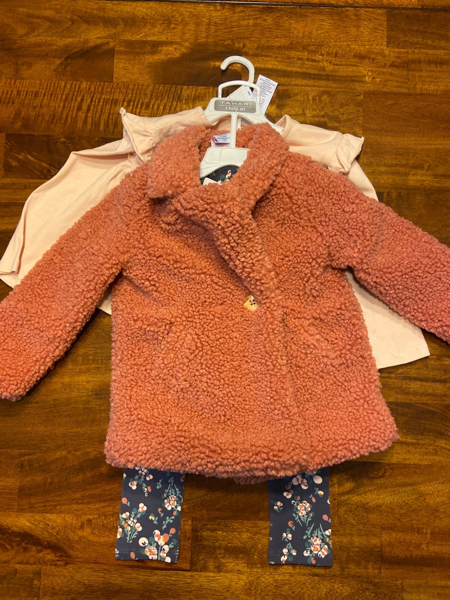 BNWT Tahari 3-piece set with jacket, shirt, pants, Kids 2T