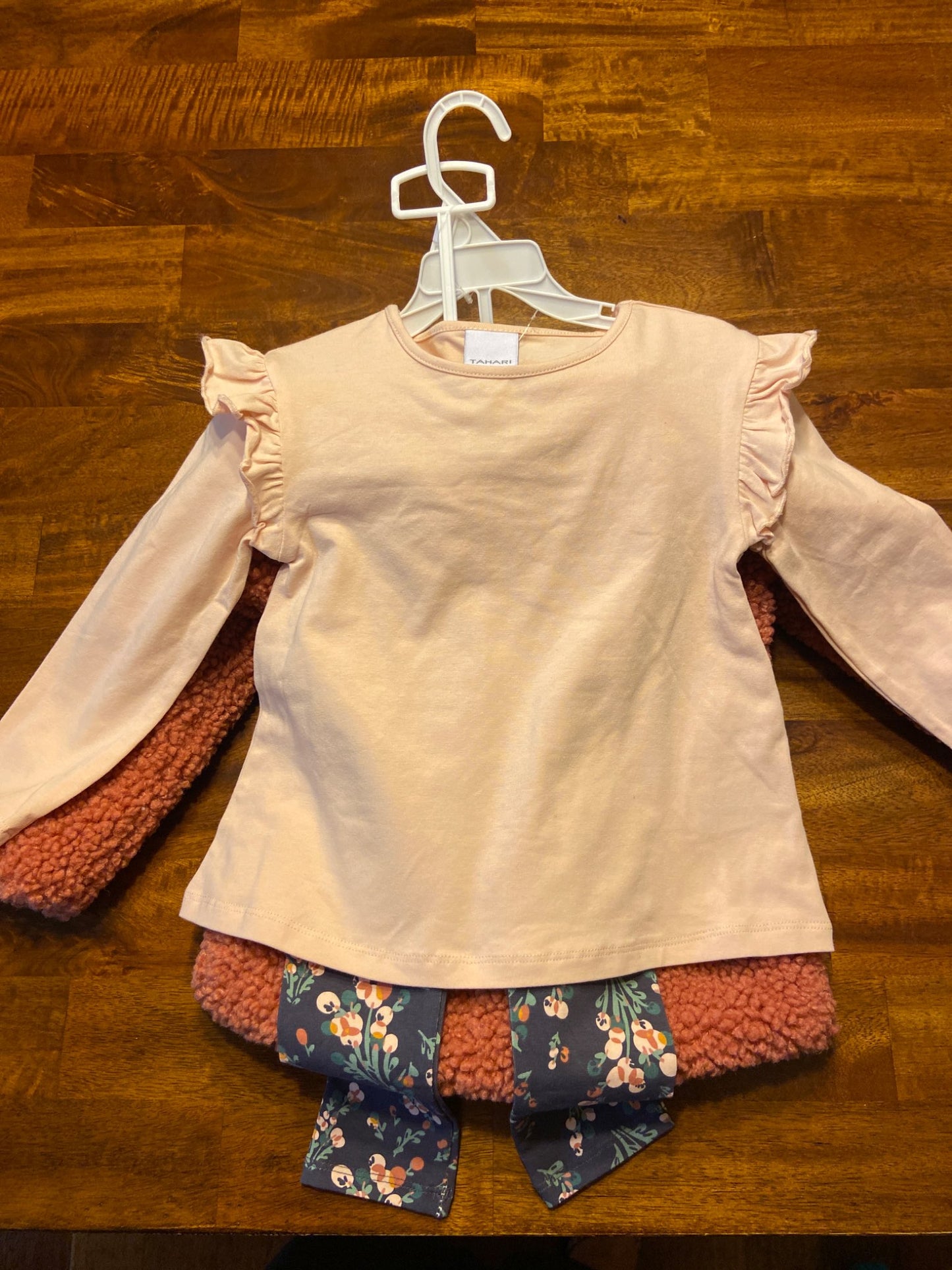 BNWT Tahari 3-piece set with jacket, shirt, pants, Kids 2T