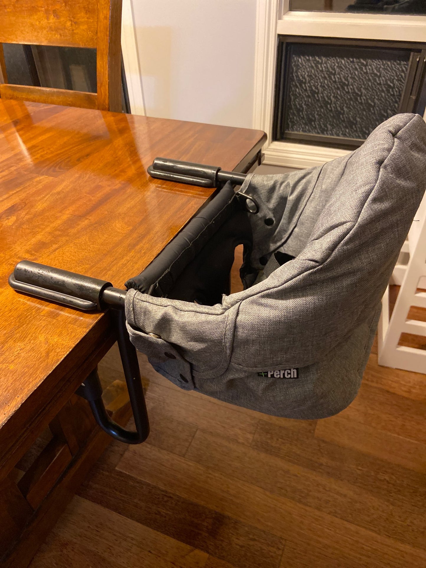 Guzzie+Gus Perch Hanging High Chair