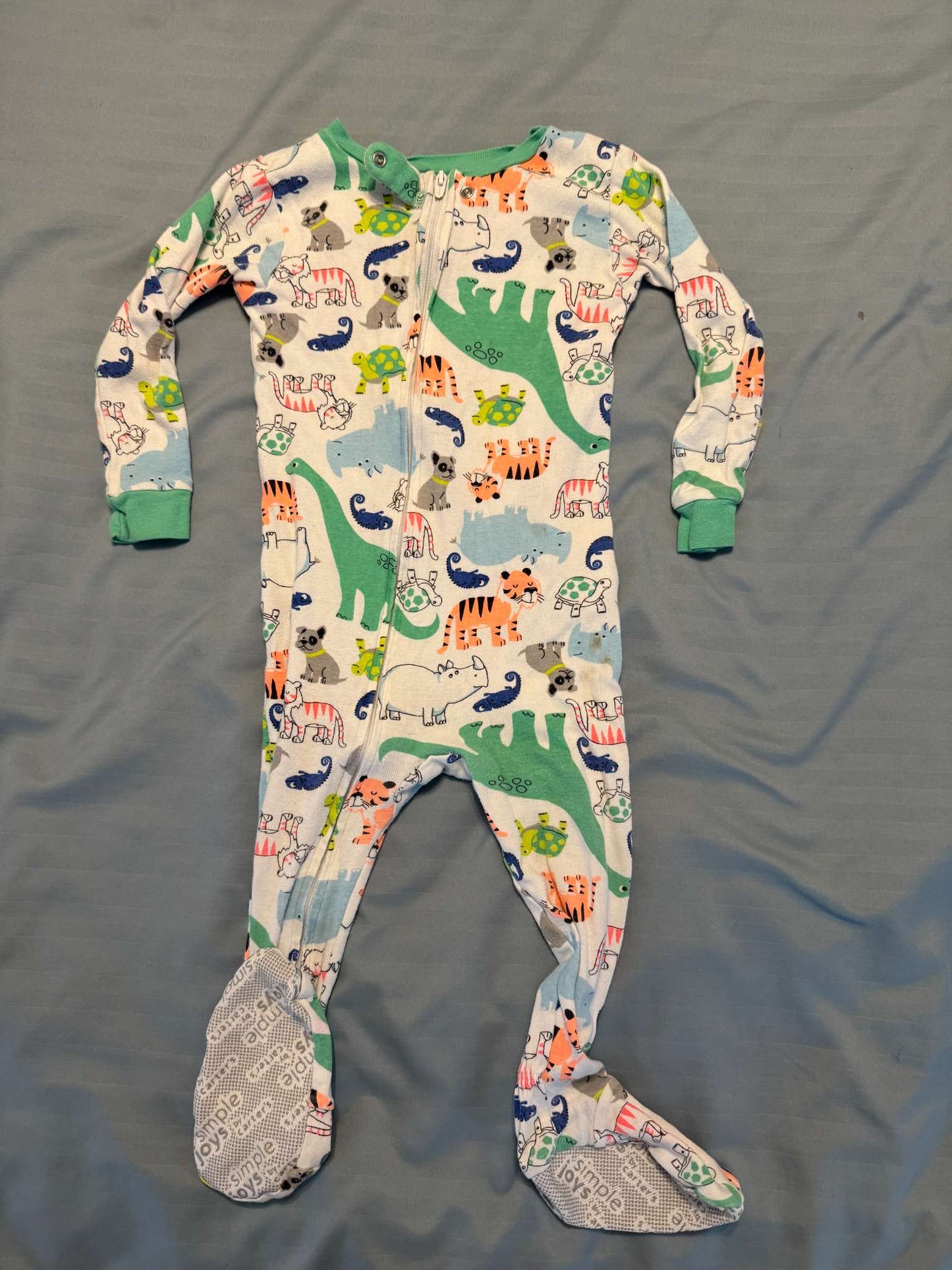 2-Pack Simple Joys Footed Pajamas 24M (MSRP $11 each), Kids 24 Month (18-24M)