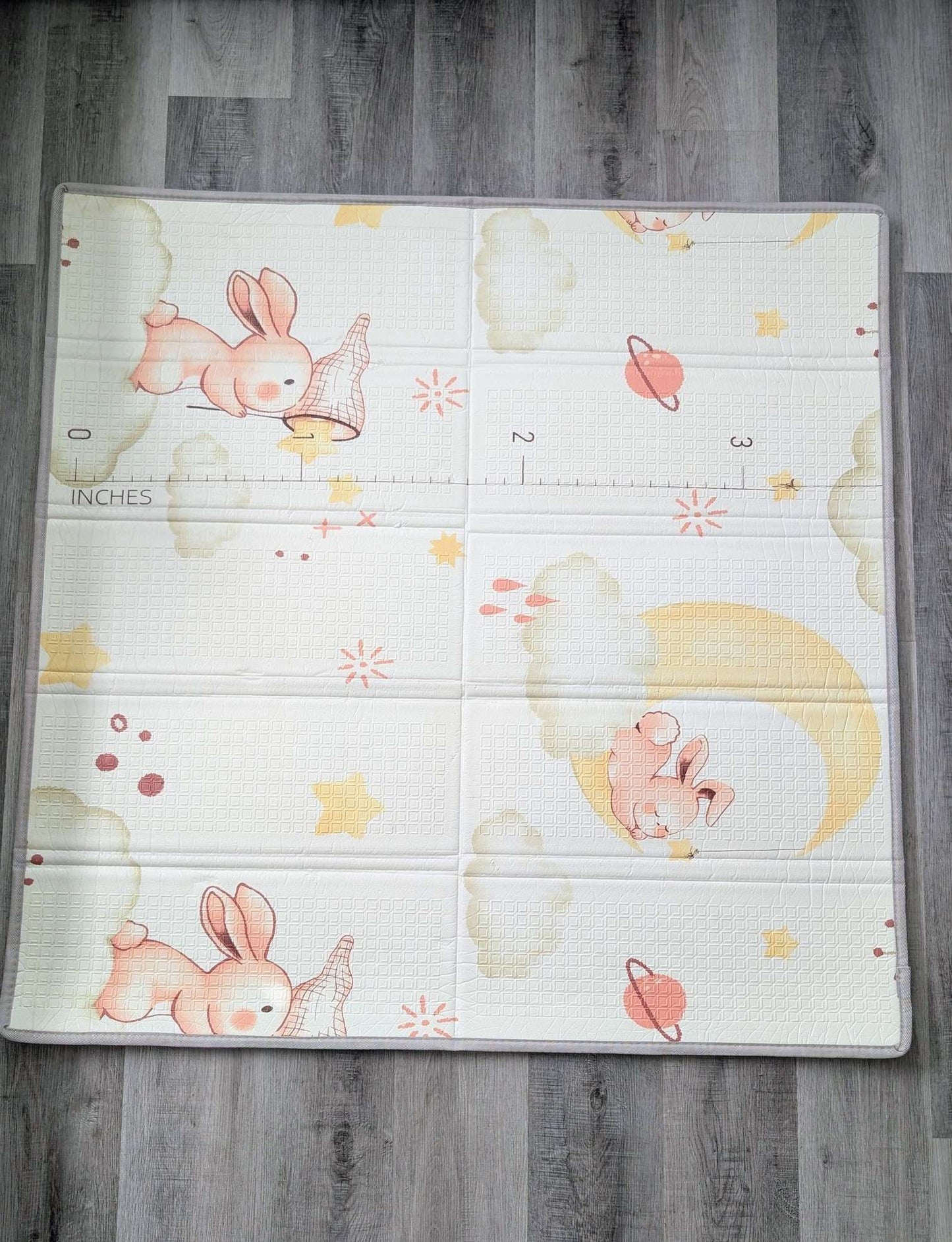 Playpen with foam padded mat 47x47x26"