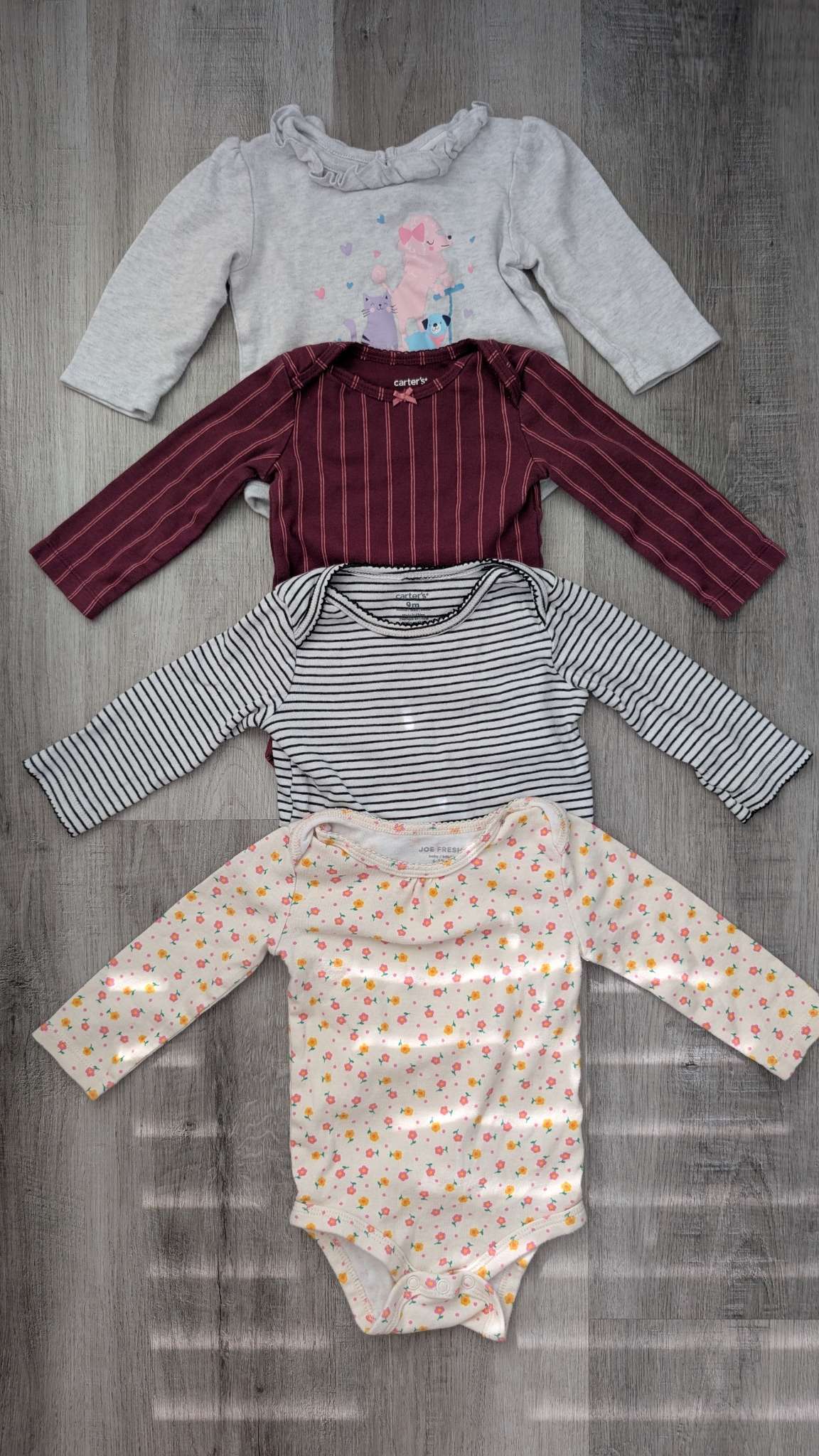 Bundle of 4 long sleeves onesies 9m, Kids 9 Month (6-9M)