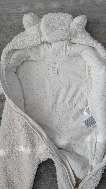 EUC H&M Sherpa Bunting Suit White, Kids 6 Month (3-6M)