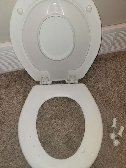 Toilettes seat with kids insert